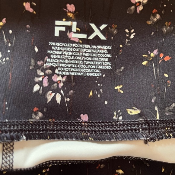 Woman’s FLX Ascent Bike Shorts - Picture 4 of 10